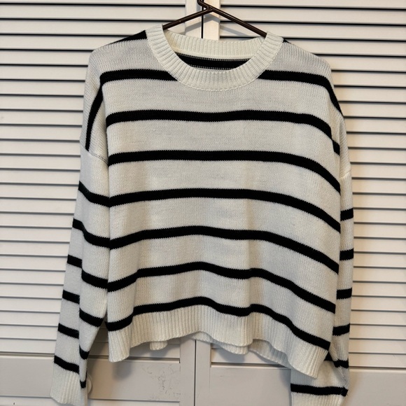 Shein Striped Black and White Sweater Size XL - Picture 4 of 7